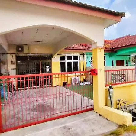 Homestay Melewar Parit Raja Exterior photo