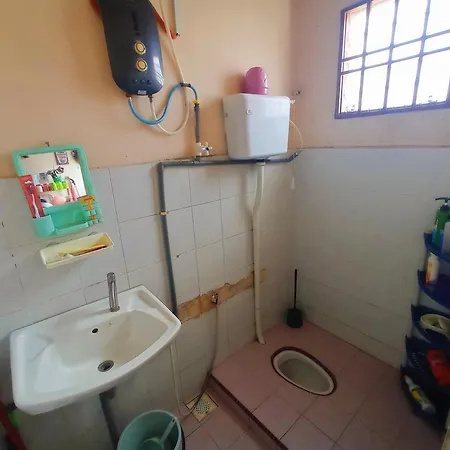 Homestay Melewar Parit Raja Exterior photo